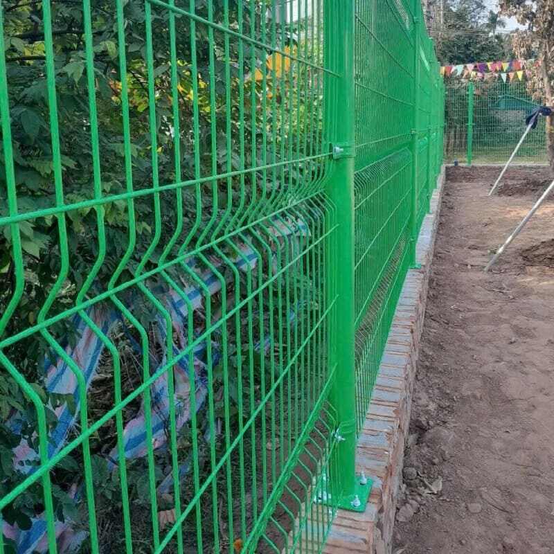 Cấu tạo hàng rào lưới thép cột trái đào gồm 4 bộ phận chính