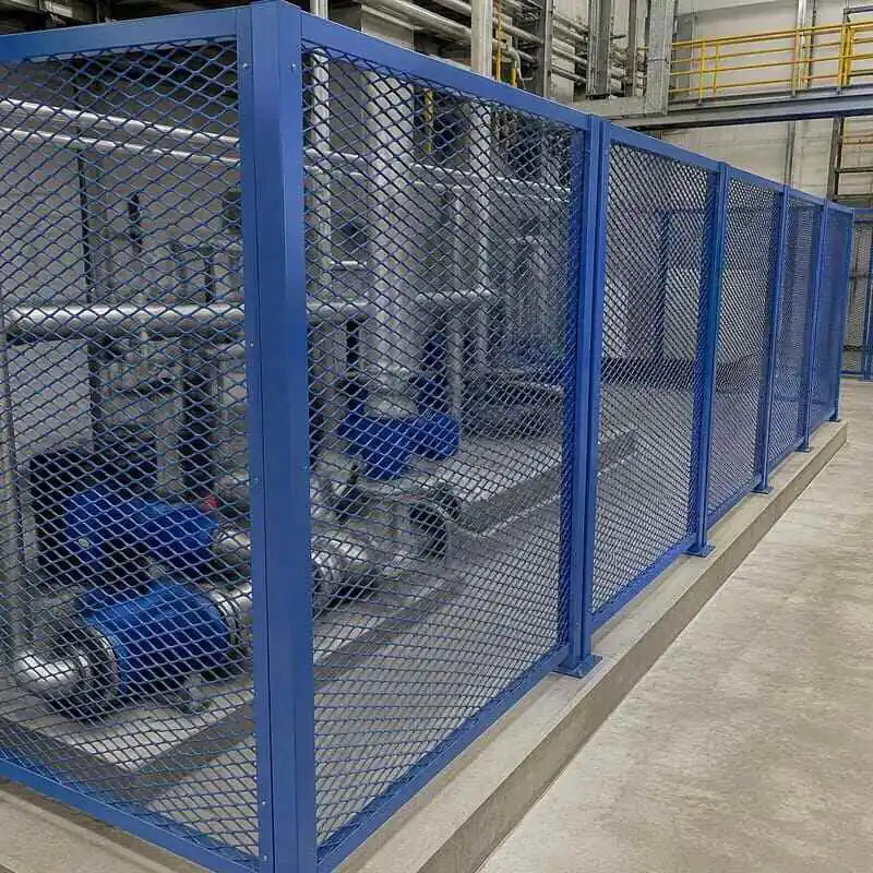 Lưới chắn an toàn khu công nghiệp làm từ lưới thép dập giãn XG đẹp - chắc chắn