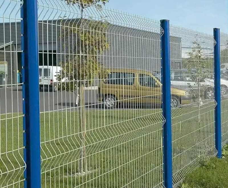 Quy cách chiều cao hàng rào cột thép trái đào khuyến nghị