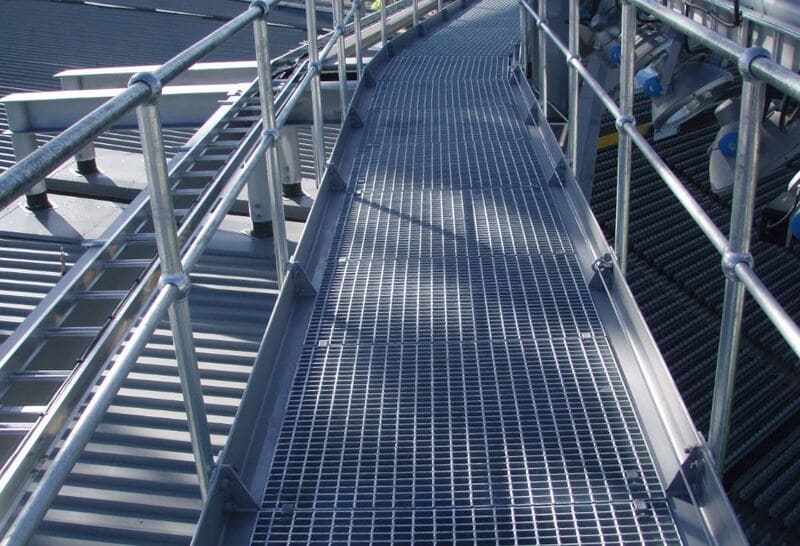 Sàn grating - sàn thao tác giúp thoát nước, hạn chế bám bụi, dễ thi công, tái sử dụng dễ dàng